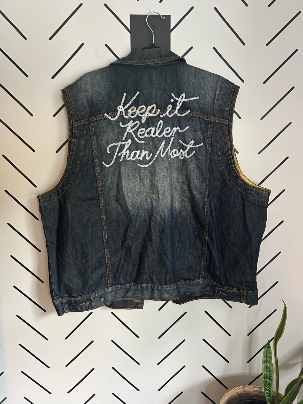 Rocawear men’s embroidered denim vest vintage Jay-z